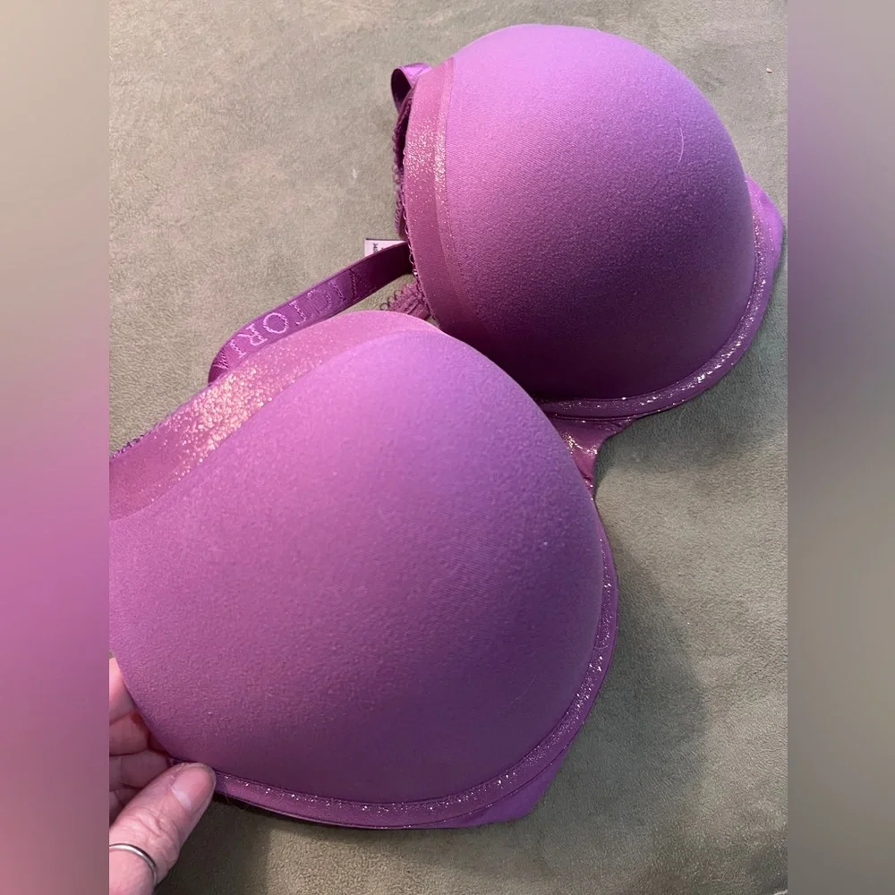 3 for $20 Victoria’s Secret Bra -Like New - Picture 2 of 4